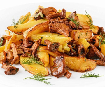 Вешенки с картофельными дольками