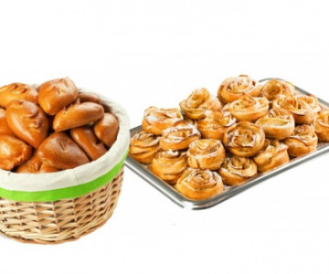 Пирожки с мясом, завитушки с яблоком 40 шт.