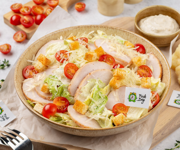 Салат Цезарь с курицей 500 г